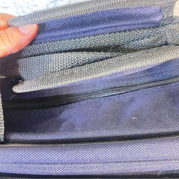 Skyline Navy Canvas Carry On Travel Bag Adjustable Shoulder Strap Zip Closures - Picture 8 of 9